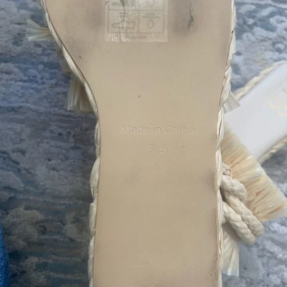 Chic Cream Fringe Espadrille Slides - Picture 4 of 4